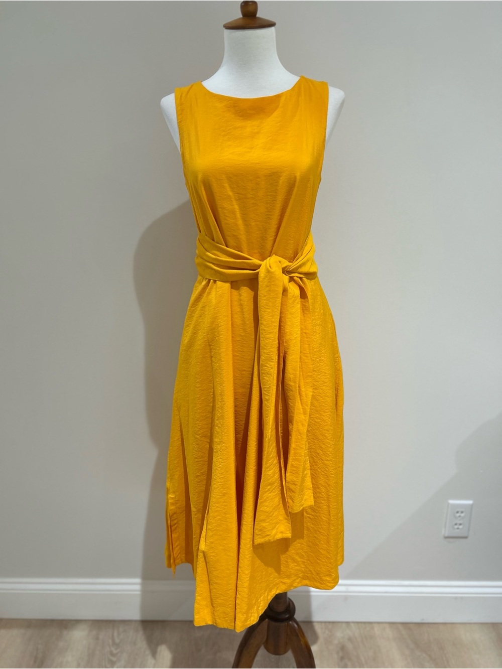 Ann Taylor Sleeveless Sun Yellow Tie Waist Midi Dress Size XS Contemporary